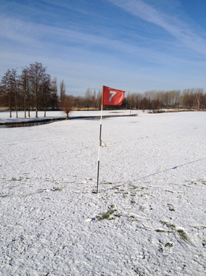 golfing-in-the-snow.png