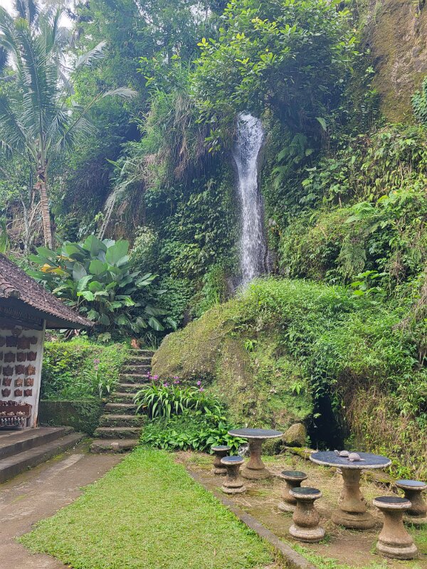 Pura Gunung Kawi 9 - Nice waterfall.