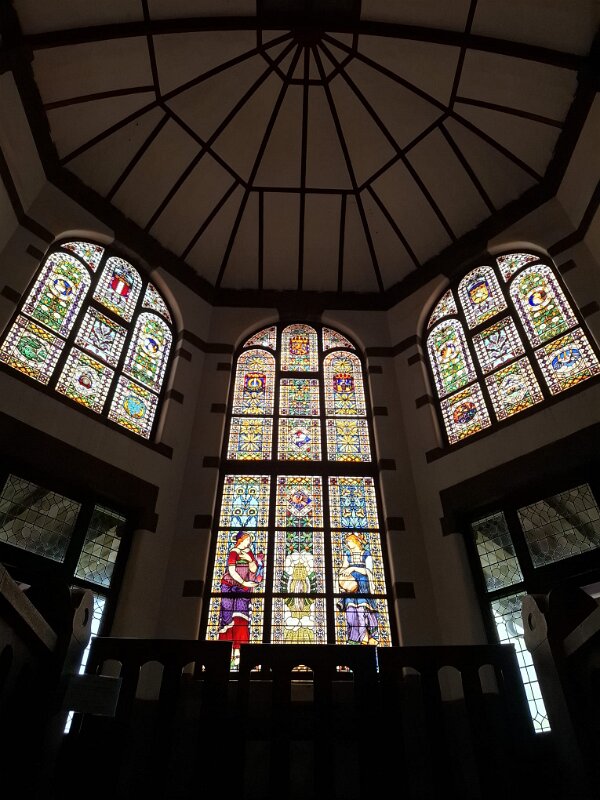 Semarung - Glass windows.