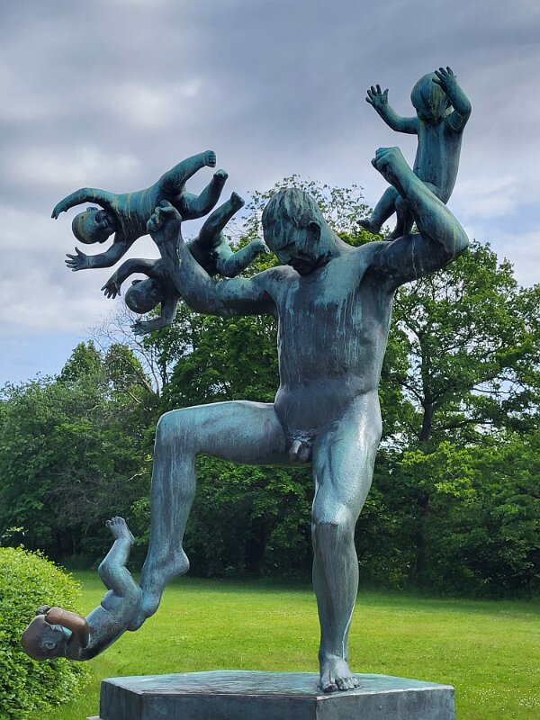Oslo - Bus tour - Vigeland Park.