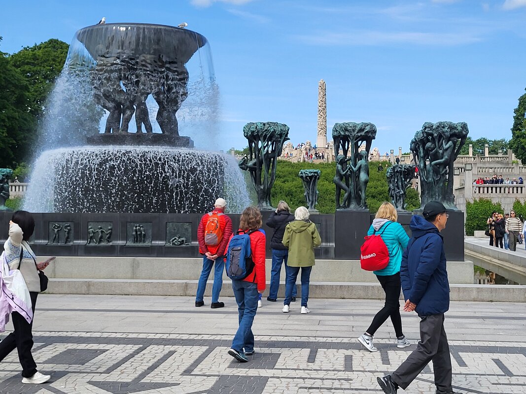 Oslo - Bus tour - Vigeland Park.