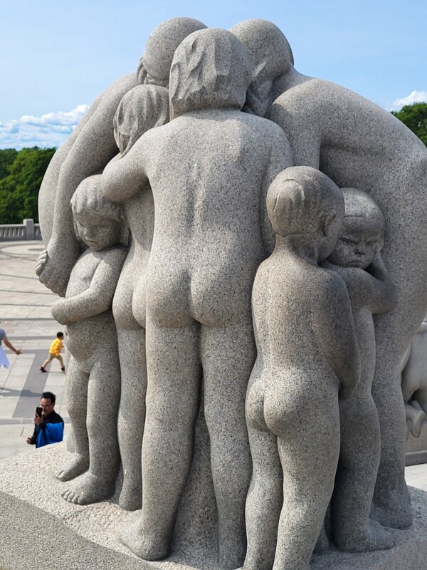 Oslo - Bus tour - Vigeland Park.