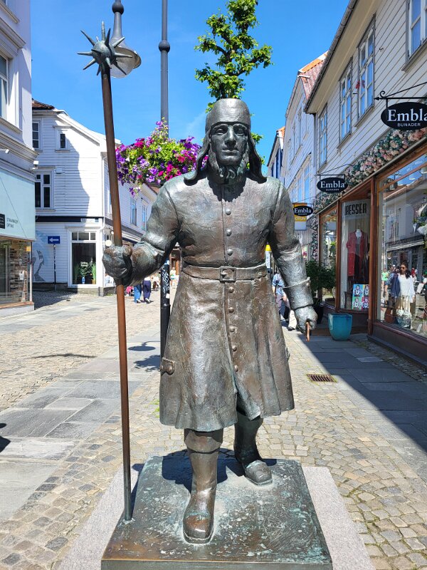 Stavanger - Some statue of a warrior.