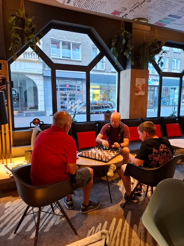 Ghent - Hotel - Playing chess.