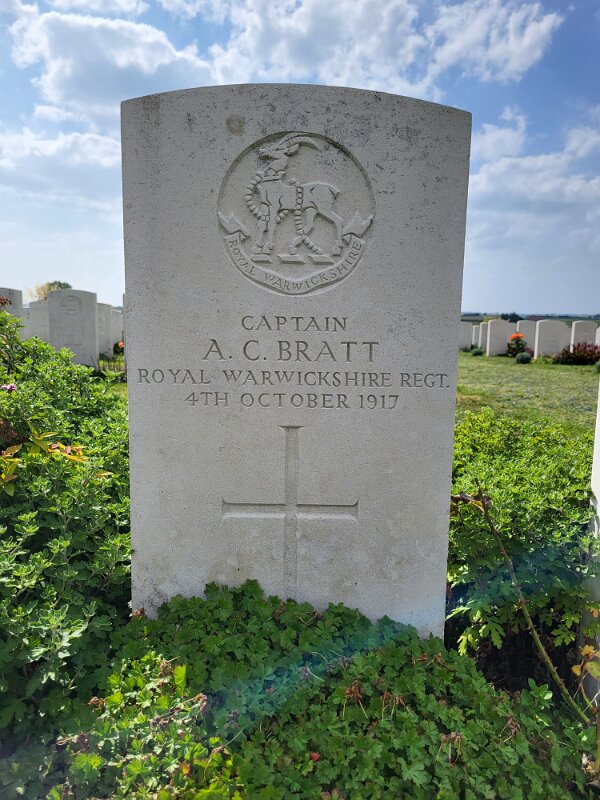 Passchendaele - Lonely gravestone of one of the many heroes.